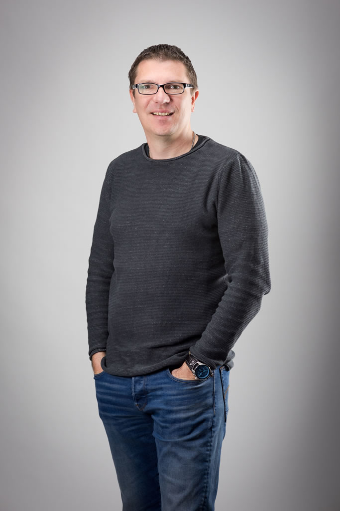 Rene Hensellek - Support